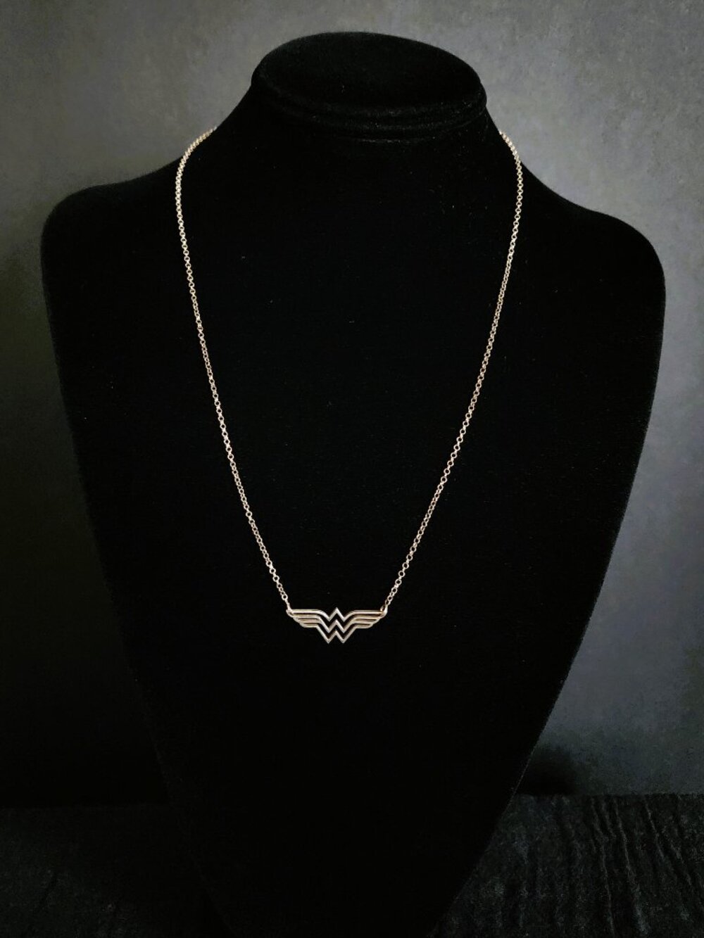 Vintage Y2K Sterling Silver Wonder Woman Pendant / Necklace 21 inches Italy